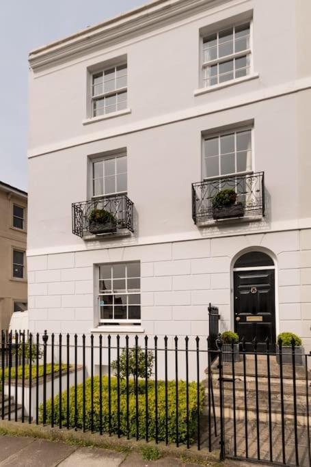 Four Bedroom Townhouse In Famous Suffolks Area Cheltenham Luaran gambar