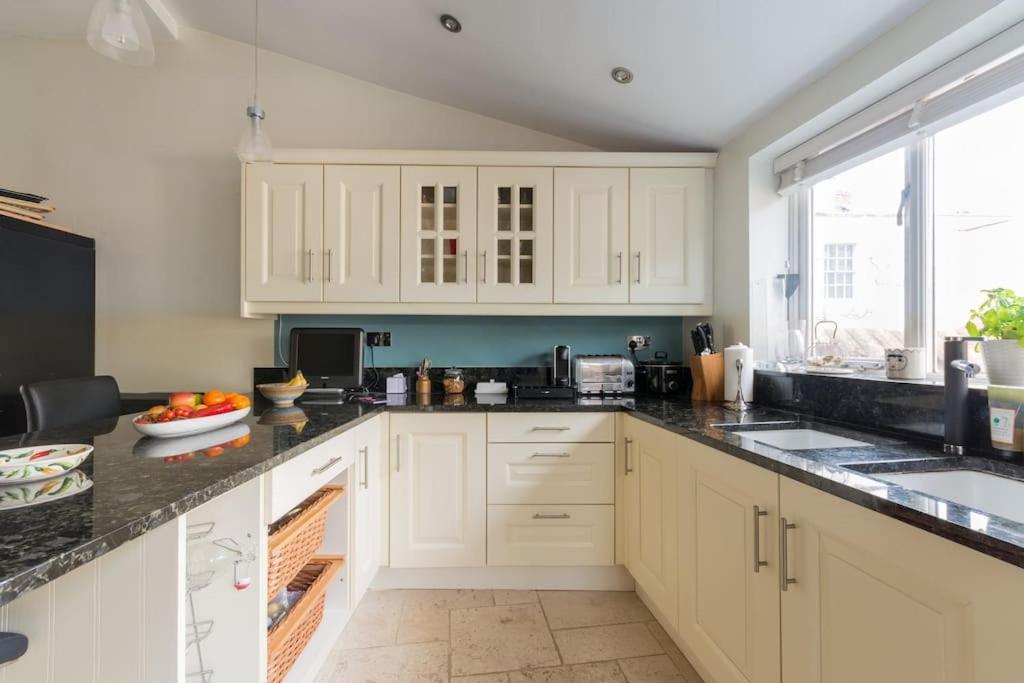 Four Bedroom Townhouse In Famous Suffolks Area Cheltenham Luaran gambar