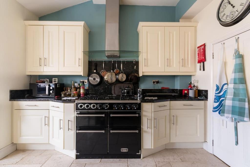 Four Bedroom Townhouse In Famous Suffolks Area Cheltenham Luaran gambar